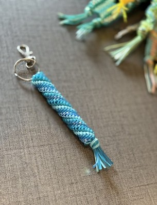 Scoubidou Gimp String Schlüsselanhänger Ring Handarbeit blaue Spirale 2000 er Scoobies