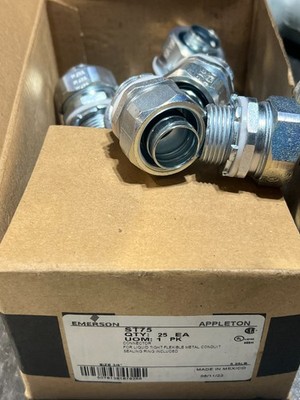 emerson st75 3/4'' liquid tight nos box of 25pcs poor packaging