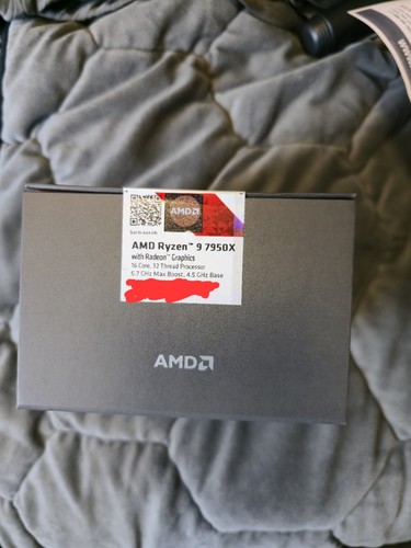 AMD Ryzen 9 7950x Processor (5.7 GHz, 16 Cores, LGA 1718/Socket AM5) Boxed WOF - Afbeelding 2 van 2
