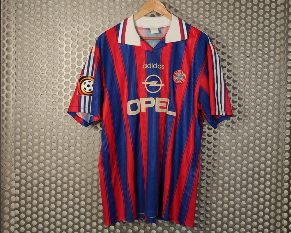 ヴィンテージクラシックフットボールシャツブンデスリーガブレーメンユニフォーム BAYERN MUNICH F.C. 96/97 AUTHENTIC VINTAGE/RETRO SHIRT * KLINSMANN