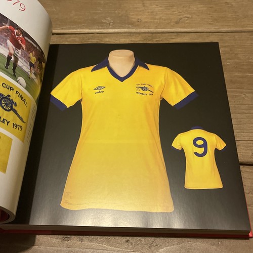 The Arsenal Shirt: The Official History of the Jersey Simon Shakeshaft Hardback - Picture 10 of 14