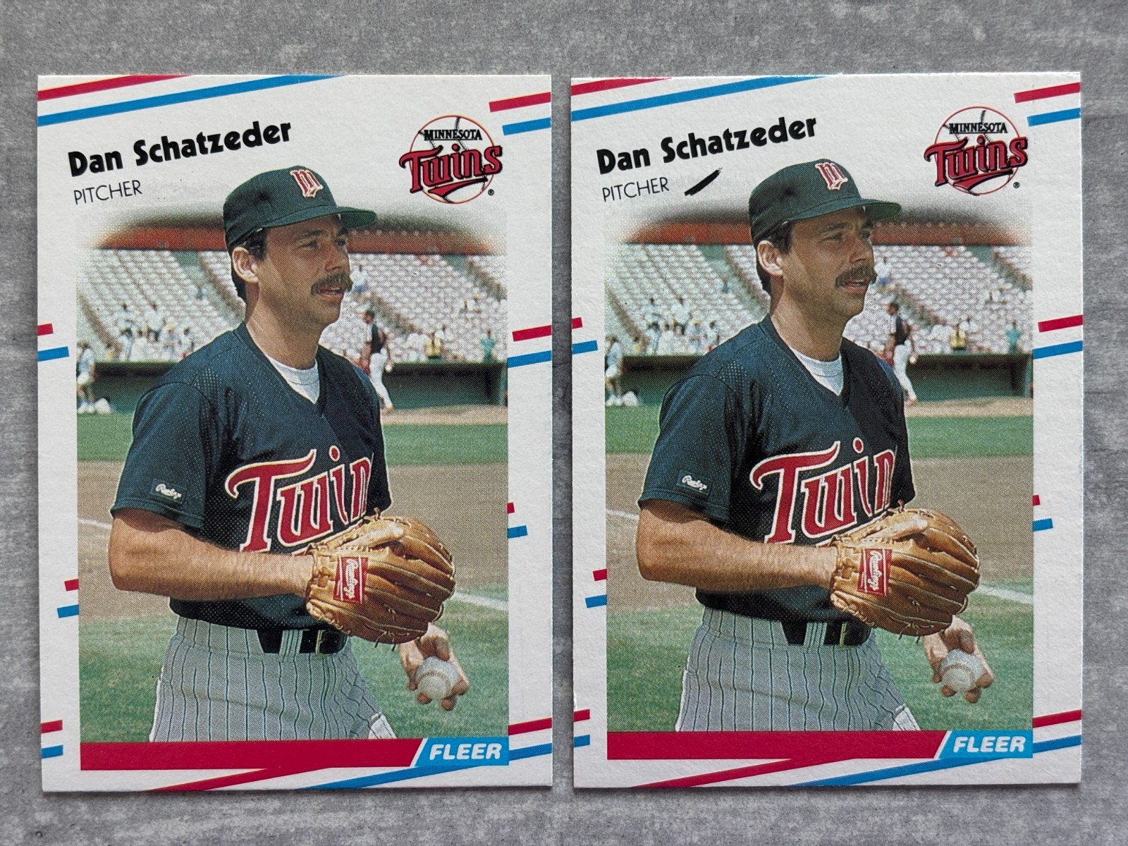 (2) 1988 Fleer DAN SCHATZEDER "Black Dash" Error & Corrected Variation Cards #21