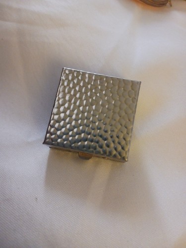 Vintage 1 3/8 x 1 3/8" square brass wood 4 leaf CLOVER SHAMROCK Pill Box Pillbox - Picture 6 of 9
