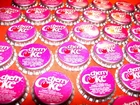 50 VINTAGE CHERRY COCA-COLA COKE 1981 Soda Pop Bottle Caps Picture Pic