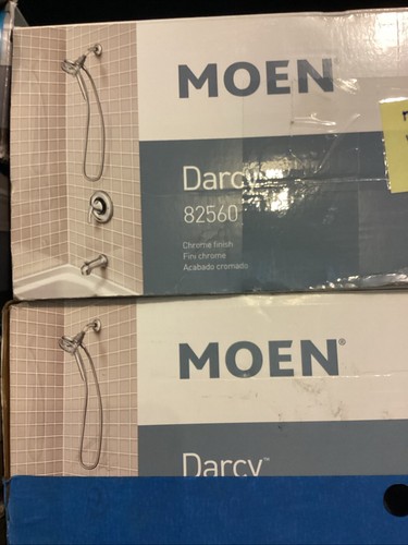 Moen Darcy Tub & Shower Faucet in Chrome w/ Magnetix 6 Spray 82560 NO VALVE - Picture 1 of 2