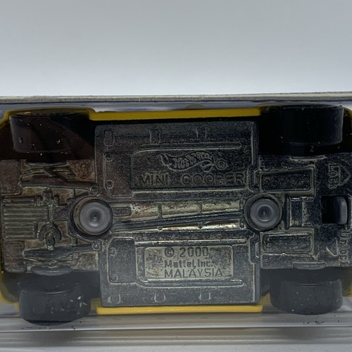 Hot Wheels Mini Cooper Yellow - 2000 First Editions #30 of 36 - Picture 11 of 11