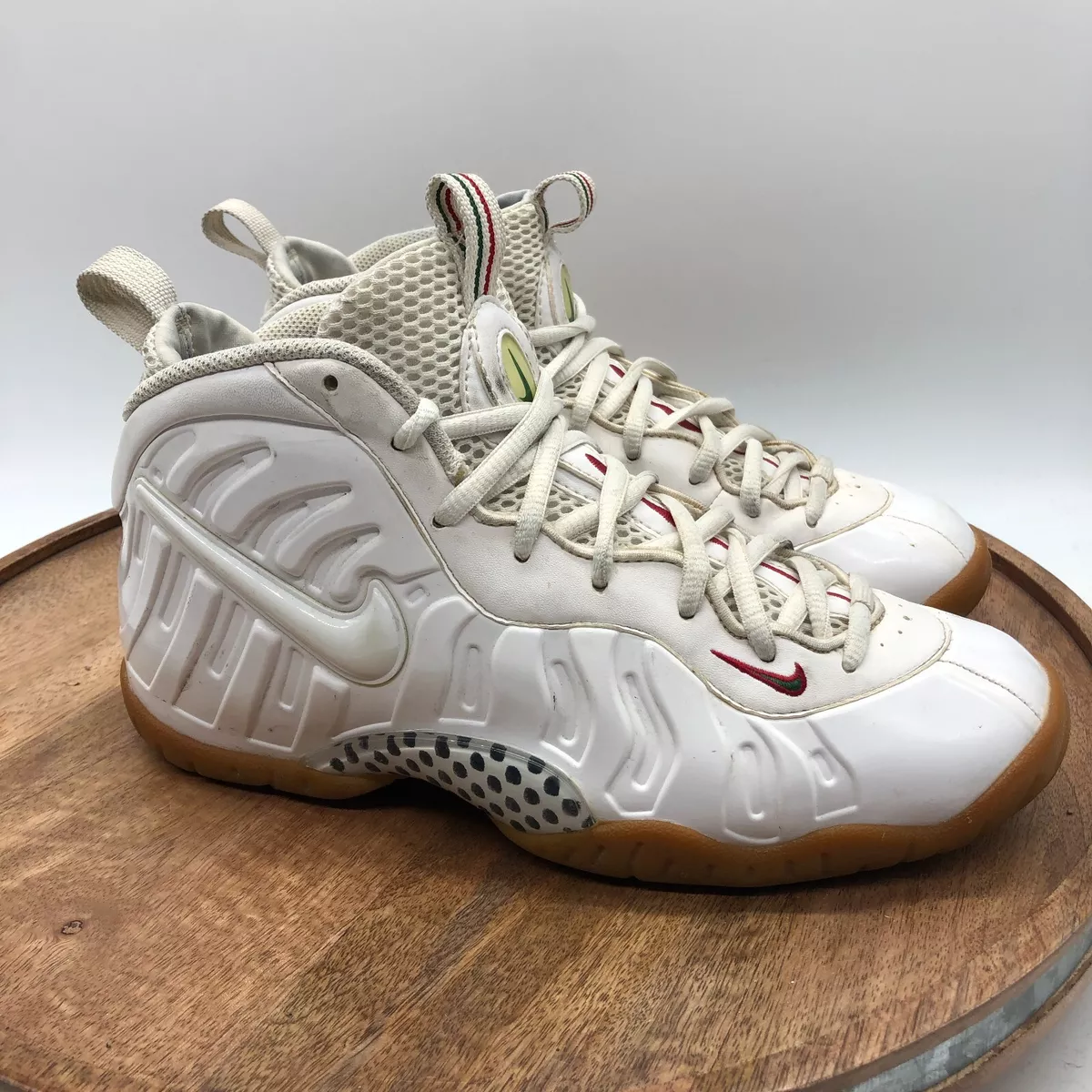 Nike foamposite shop gucci white