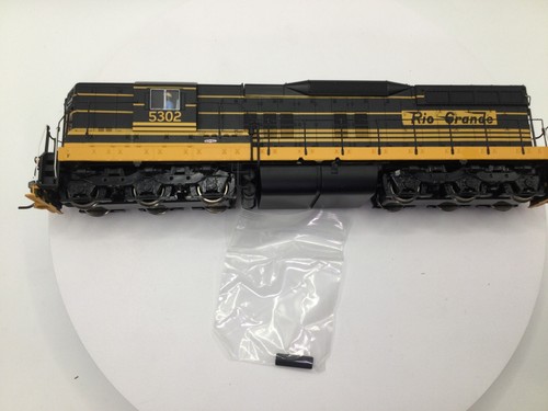 Broadway Limited D&RGW #5302 EMD SD7 HO Locomotive Blue Line not moving, HELP - Picture 13 of 16
