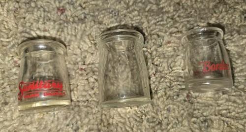 3 mini botellas de crema de vidrio tarro de crema de leche borde sanitario granja Daires y en blanco