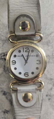 MARC JACOBS MOLLY GOLD TONE WATCH Model MBM1095 NEW MARC JACOBS MOLLY GOLD TONE,WHITE LEATHER BAND WATCH  main image 2
