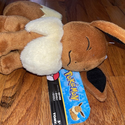 Eevee Plush Tomy Nintendo Pokemon 8" Plush 2017 With Tags Happy Eyes Closed - Picture 2 of 4