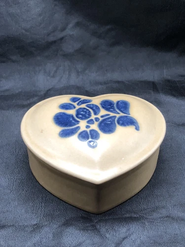 Vintage*Pfaltzgraff*Folk Art Pattern*Heart*Trinket Box