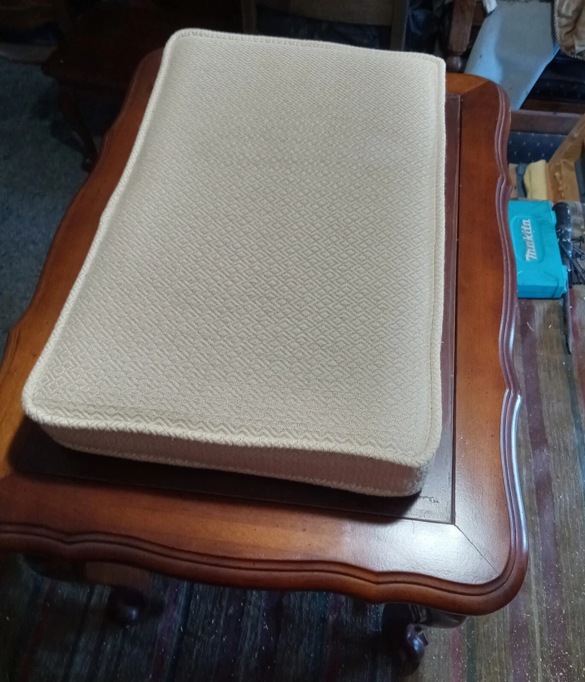 Reposapiés Mid Century Cherry Hammary / Taburete con cojín (FS55) Foto 2 de 4