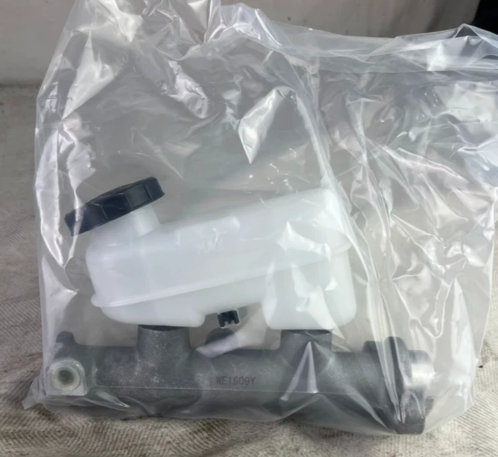 Cilindro mestre de freio Wearever MCA 630267 serve; Ford Taurus 2000-2003 - Imagem 3 de 4