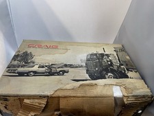 New Old Stock Craig 4102 TRUCKER CAR CB Radio Complete In Box. Damaged Box   b  