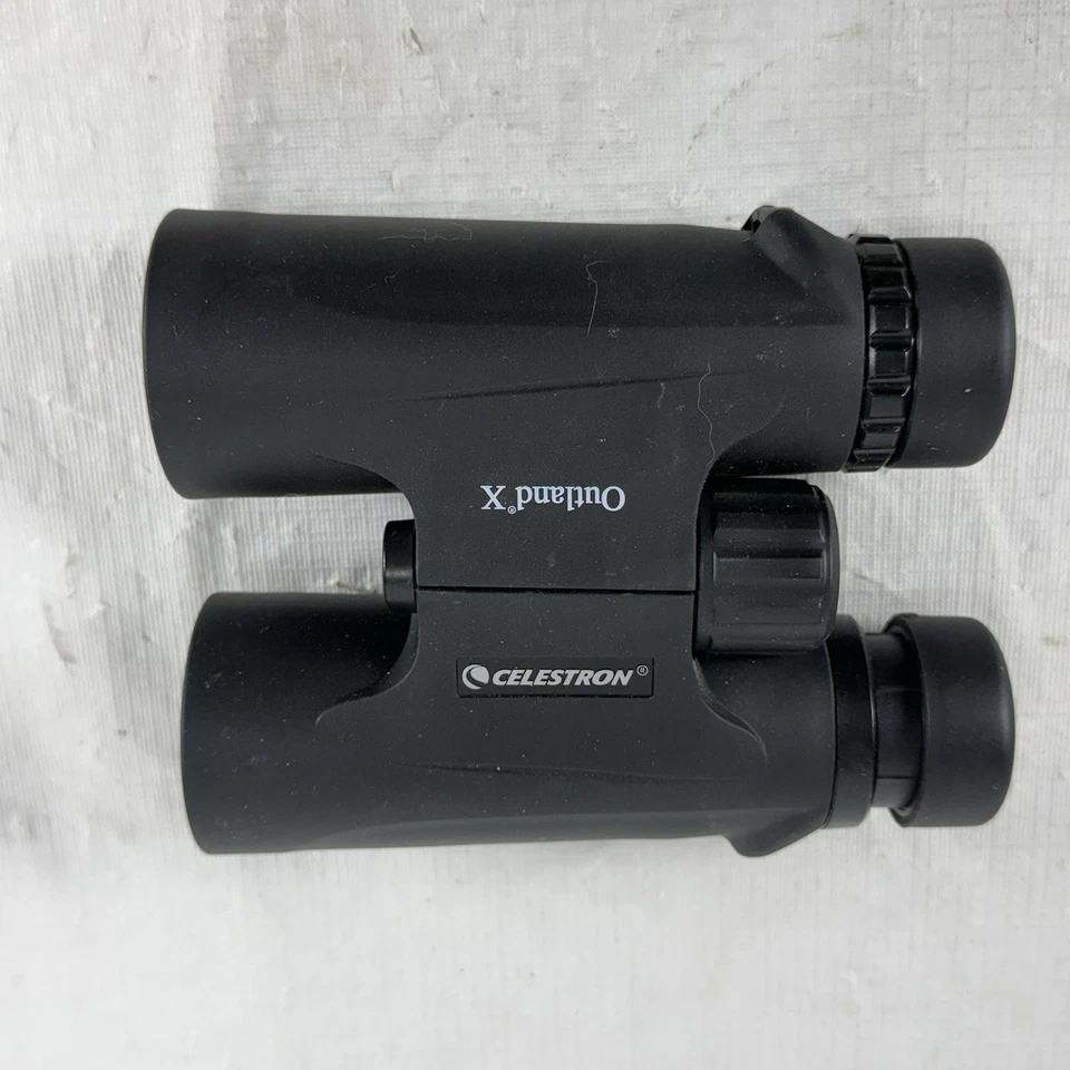 Celestron Outland X 8x42mm Binoculars 8x Magnification Waterproof - Image 2 of 4