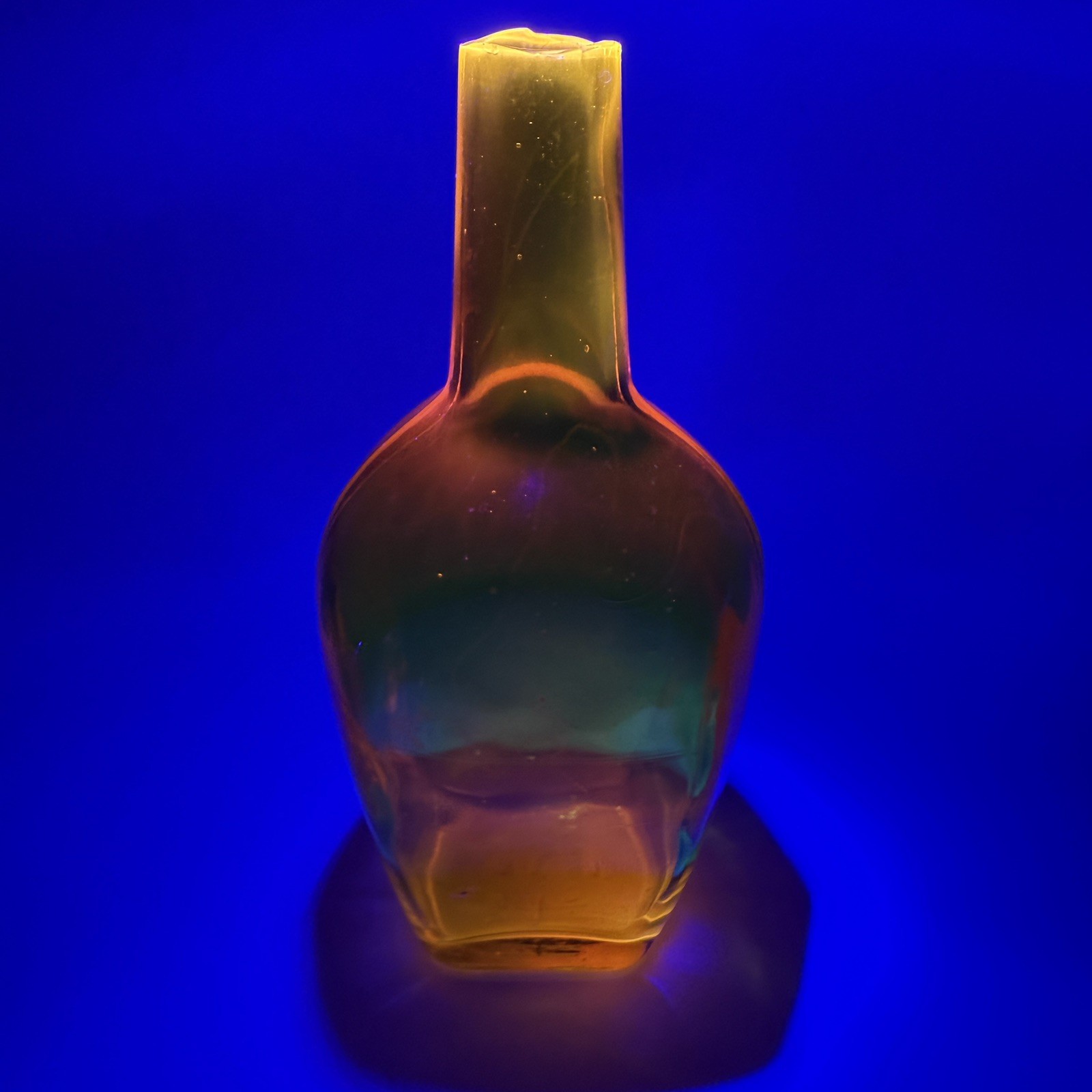 Small Yellow cadmium glass Bottle - Japan H4 CTO  Broken nec