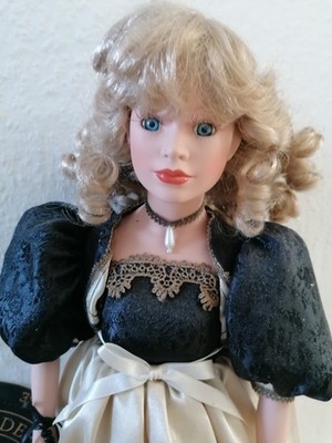 Haunted Doll Hexe  
