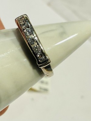 Sterlingsilber 9 Steine weißer Topas Bandring Größe 6 nur 1 verfügbar