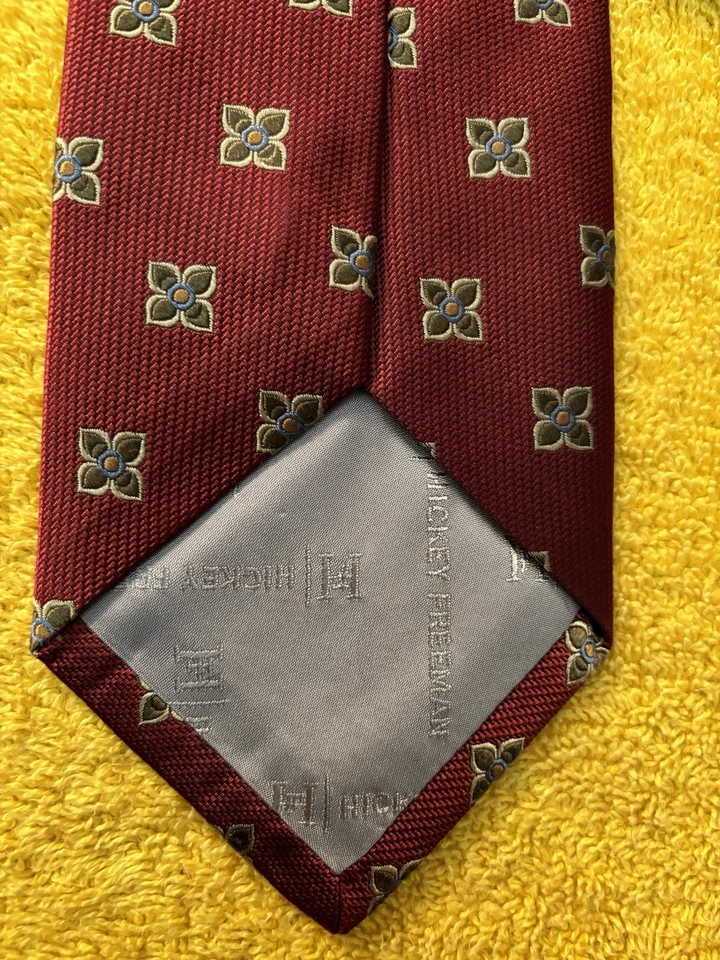 NWOT Hickey-Freeman Red Woven Silk Tie 3 5/8"W x 58"L - Image 4 of 4
