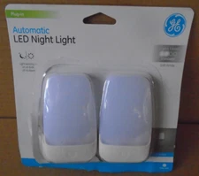 GE Automatic Light Sensing Integrated LED Plug In Night Light 2-Pack
