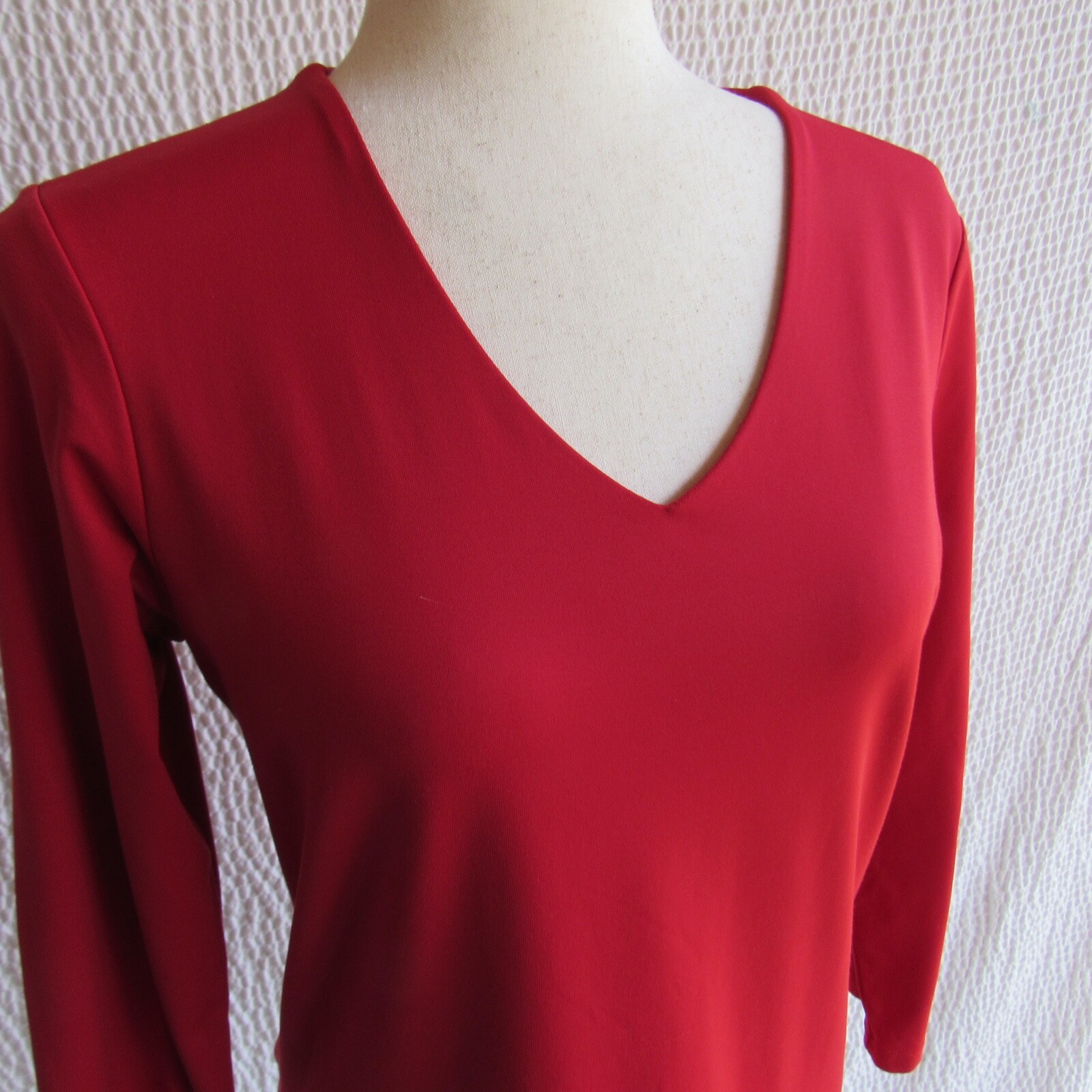 Solid Red Nylon Stretch Vneck Pullover Shirt top … - image 2