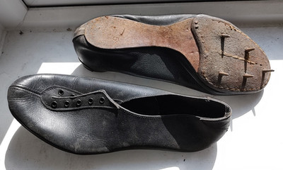 Vintage schwarze Leder Damen Schnür Laufspikes Gr. 5 - 50er / 60er Jahre