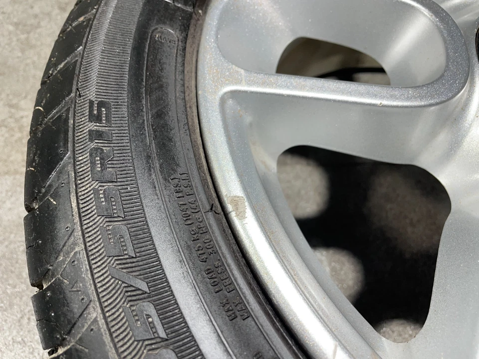 Alufelge Reifen 185x55 R15 6Jx15H2 51791160 Fiat 500 312 - Bild 3 von 4