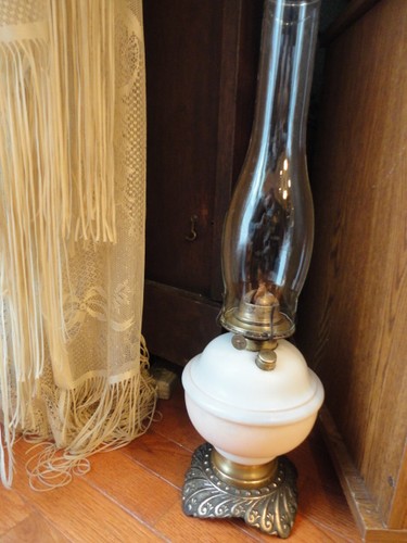 P & A Co Waterbury Conn Kerosene Oil Lamp Poppy Floral Vintage - Picture 4 of 12