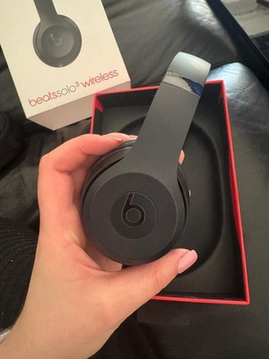 Beats by Dr. Dre Solo³ Kabellose Ohraufliegende Kopfhörer - Mattschwarz