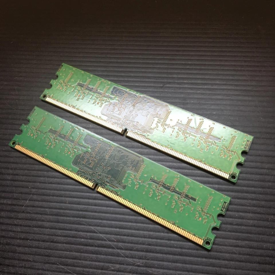 2PCS Hynix 1GB 1Rx8 PC2-6400U-666-12 HYMP112U64CP8-S6 AB-C Memory RAM - Image 4 of 4