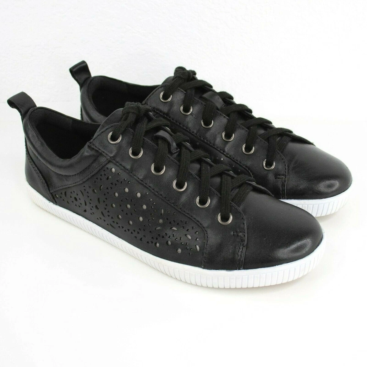 Earth hotsell shoes black