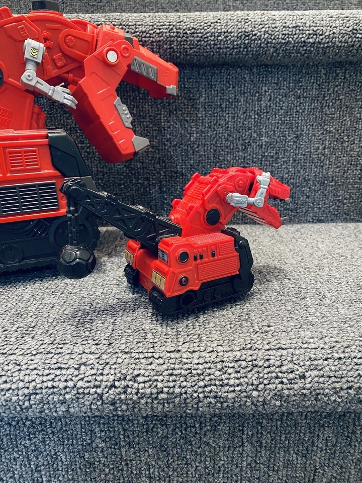 Lote X2 Dreamworks Mattel Dinotrux Ty-Rux Diecast Red Dino Trucks T-REX T Rex Foto 2 de 4