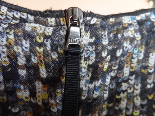 Abito in guaina Dolce & Gabbana nero/beige stampato con paillettes 38-2 - Foto 13 di 19