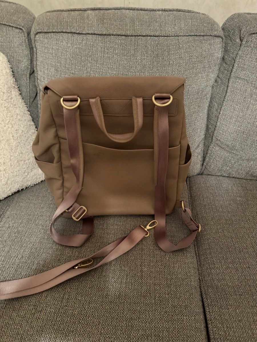 Freshly Picked Classic Diaper Backpack Vegan Leather Taupe  display picture 2