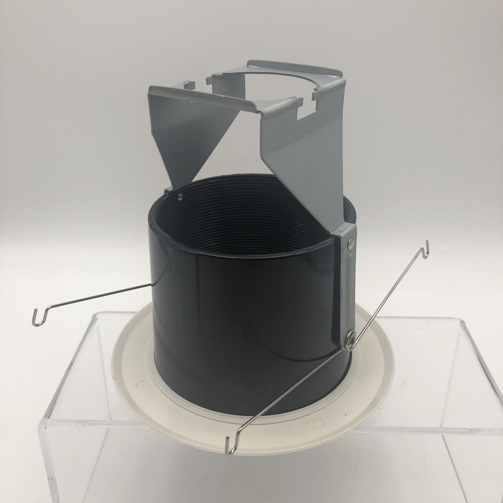 Halo recessed lighting 5" deep Phenolic Baffle with Ring NT-5012B-Black & White