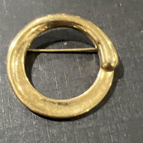 Vintage Monet Brooch Signed - Picture 4 of 9