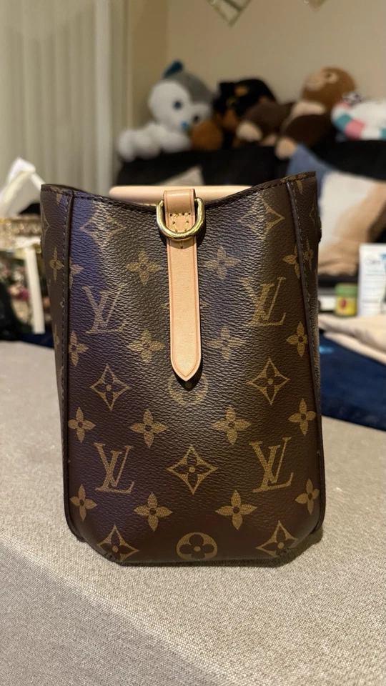 LV Montaigne BB 2022 Foto 3 de 4