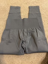 HALARA High Waisted Waisted Ruched 7/8 Butt Lifting Legging L Large Accent Gray