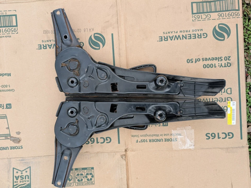 88 89 90 91 HONDA PRELUDE FRONT SEAT PAN AND SEAT RAIL SET WITH TRIM PIECES - Image 4 of 4