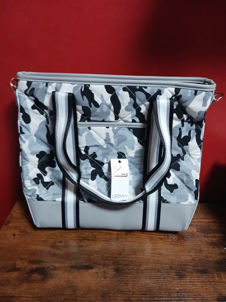 Bolso Edredón Urban Expressions Camuflaje Gris y Negro Foto 4 de 4