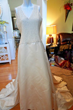 Carolina Herrera Lattice Beaded Mikado 100% Silk Luxury VNeckWedding Dress Sz 10