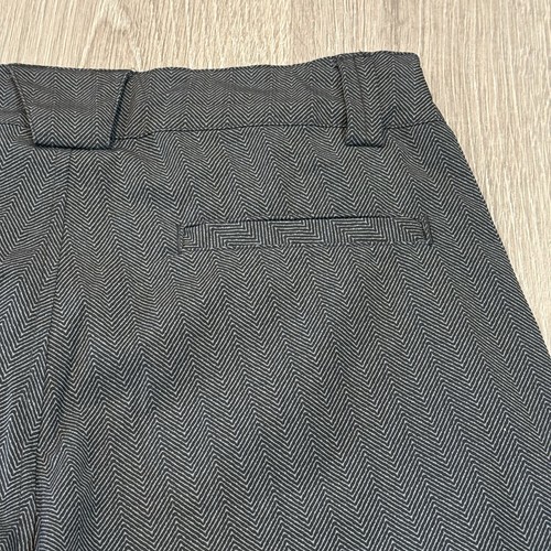 Under Armour Shorts Boys Sz YL Black Loose Golf Chino 1270515 Adjustable Waist - Picture 9 of 11