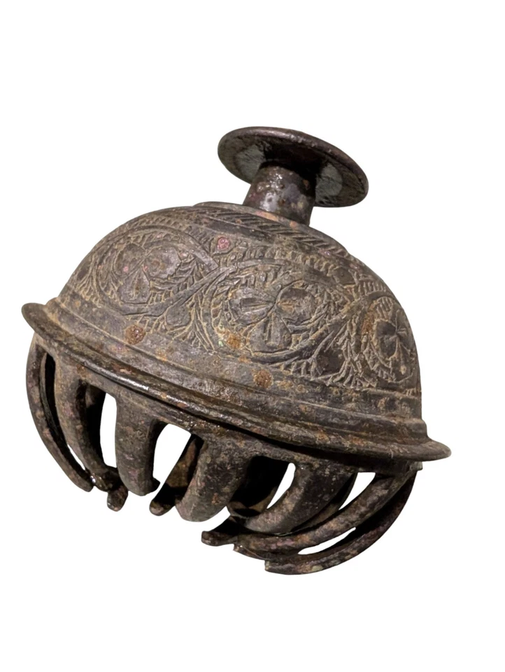 Vintage Elephant Claw Bell Temple Bell Brass Made in India Rustic Condition - Image 4 of 4
