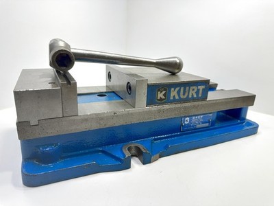 KURT D688 Vise 6'' 128116 Milling Machine Vise 6'' x 8.8'' Opening Old Style Used