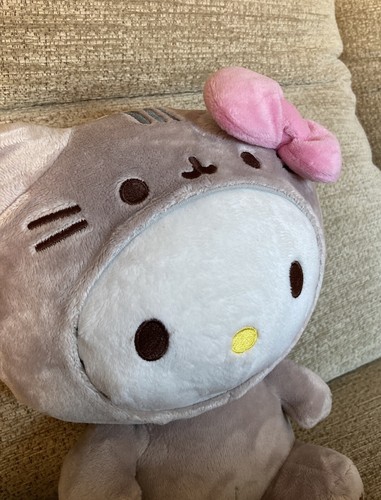 Hello Kitty x Pusheen Collab Plush Soft Toy - Picture 3 of 8