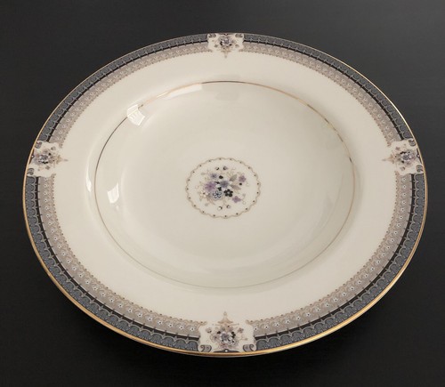 Set Of 7 Mikasa Grand Ivory China Rimmed Soup Bowls TROPEZ - L5504- Mint Disc - Picture 2 of 8