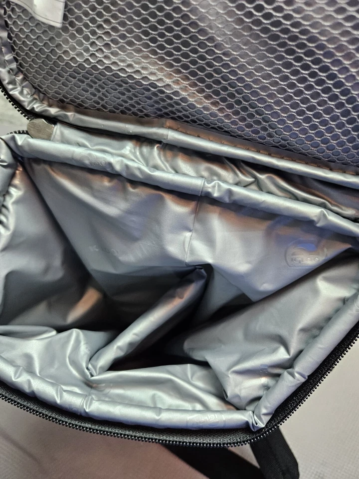 Refrigerador de vinho isolado Igloo alça ajustável estampa preto/branco fórmula de almoço - Imagem 3 de 4