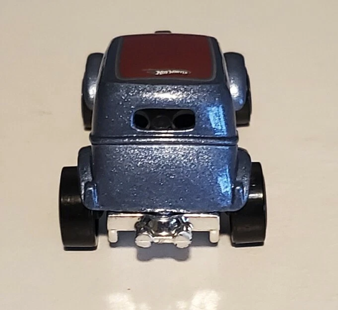 Ford Vicky 1968 32 Hot Wheels 2/10 de 2009 Rebel Rides Foto 2 de 4