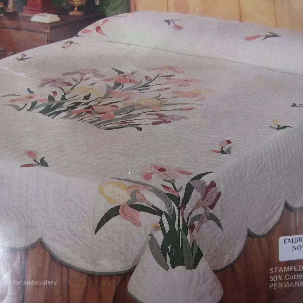 Vintage Tobin The Iris Applique Quilt Kit 1403 Finished Size 79 x 97 Inches  New